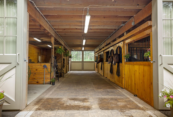 Style and Functionality – You Really Can Get Both In a Custom Horse Barn