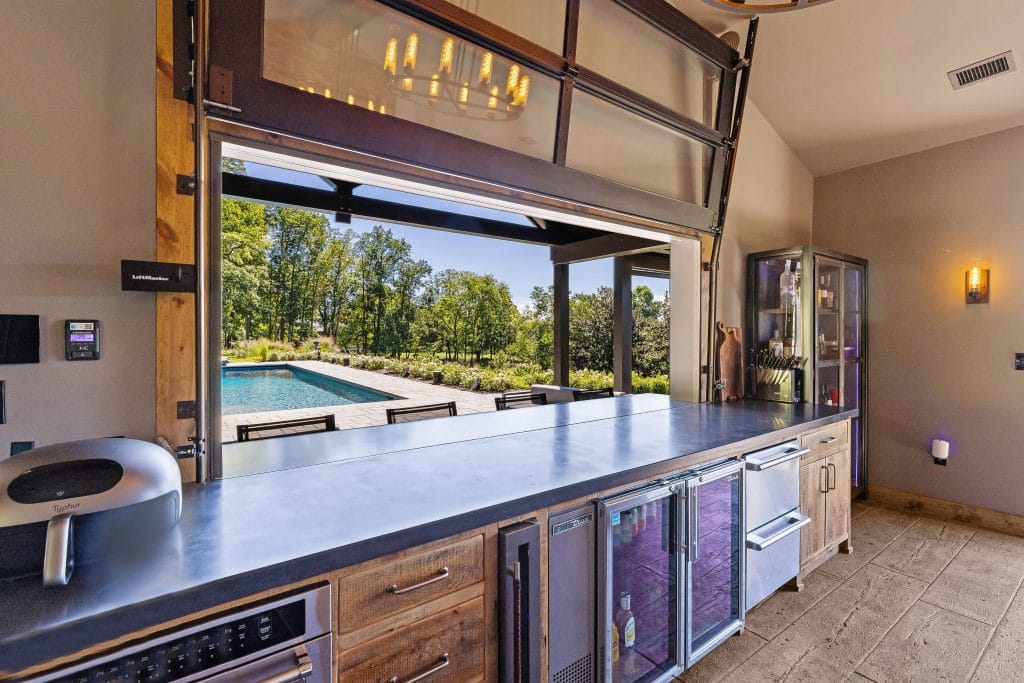 Dreamy Pool House gallery photo