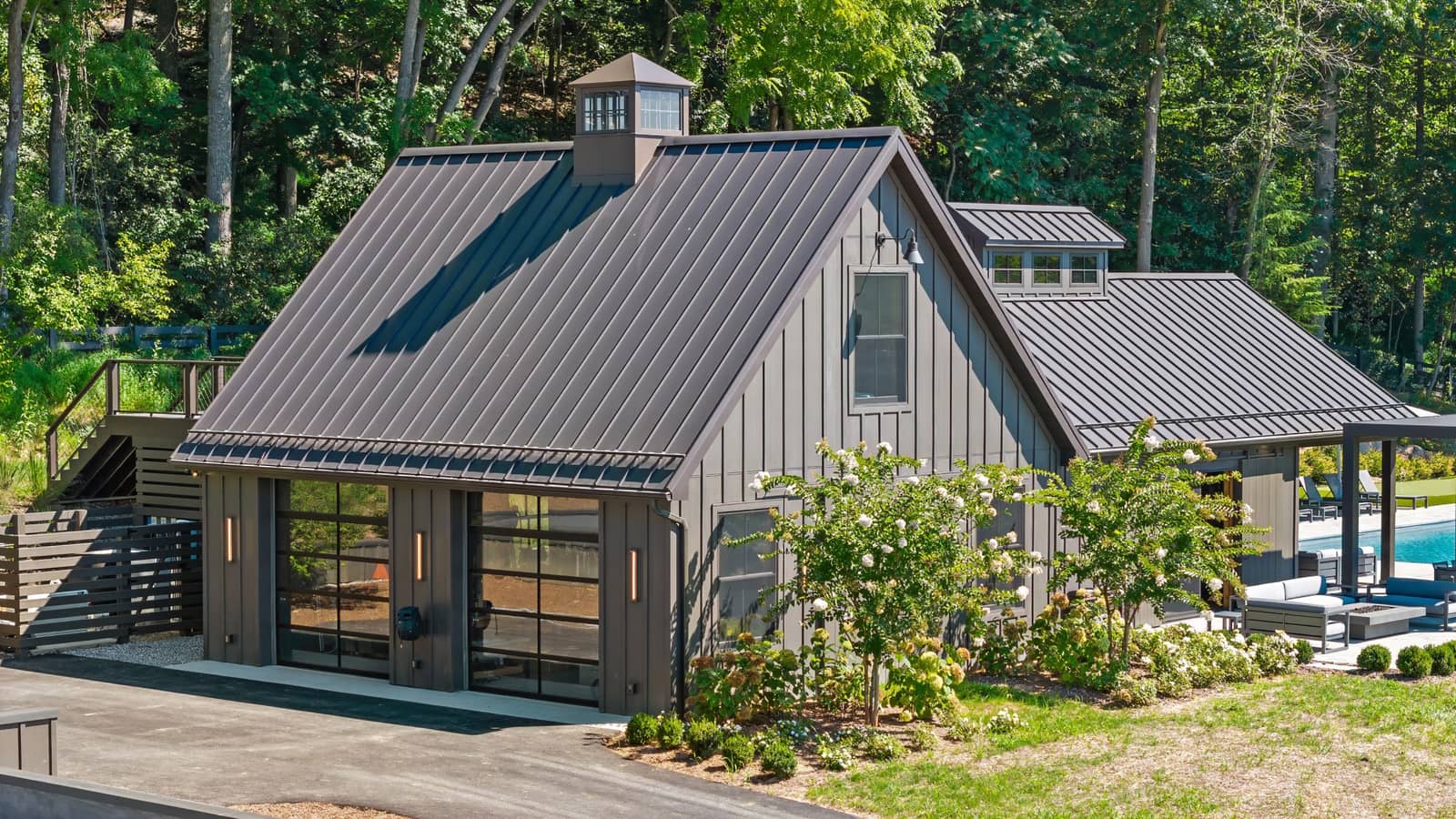 Dreamy Pool House gallery photo